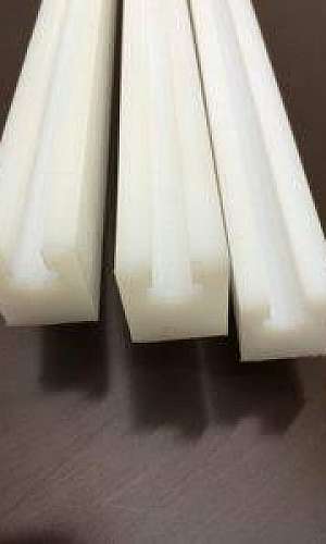 usinagem de guias formadoras em UHMW usinagem de guias formadoras em UHMW